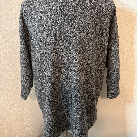 Croft and Barrow black and white sweater 1X - Picture 5 of 6